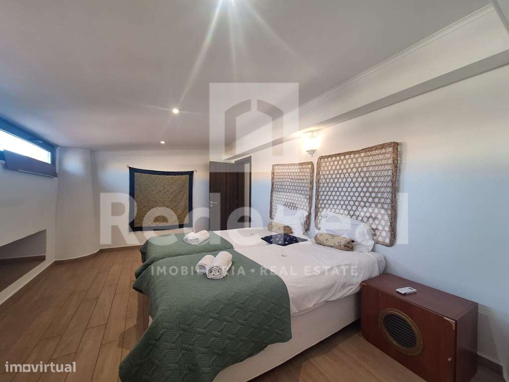 Moradia T3 + 1 com Boas Áreas em Lote de 300 m² - Centro de Albufeira-14