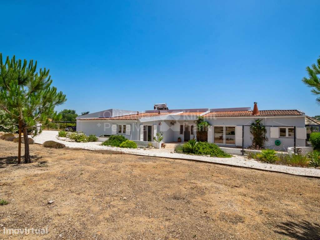 Espaçosa moradia térrea com 433 m2, em Lagos - Grande imagem: 4/50