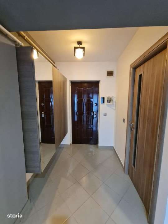 Apartament mobilat si utilat, 4 camere, garaj si parcare, la 5 minute - Imagine principală: 4/12
