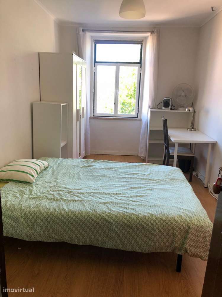 Quarto - localizado em São Sebastião Lisbon - Grande imagem: 3/6