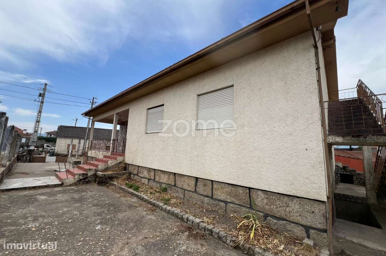 Moradia T3 Isolada com Terreno em Vila Verde da Raia. - Grande imagem: 2/22