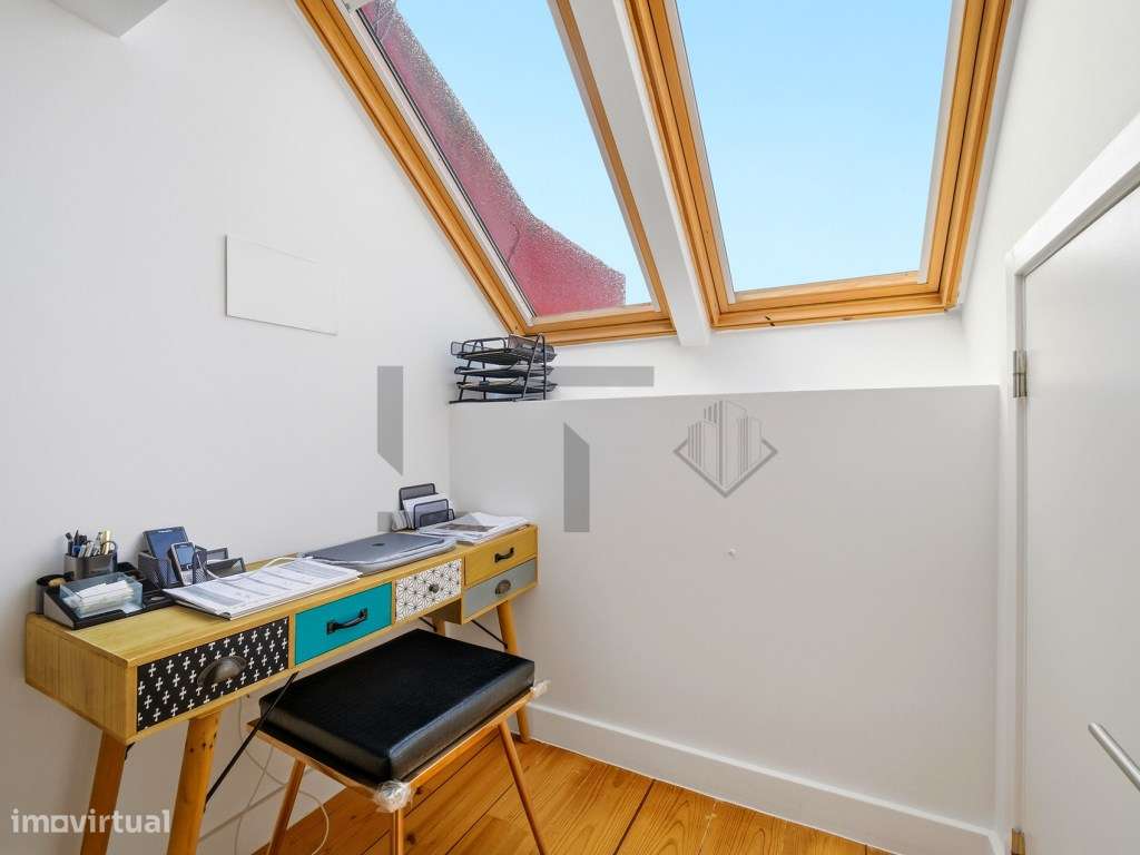 Prédio/Moradia T4 com Pátio para Venda em Campo de Ourique, Lisboa-53