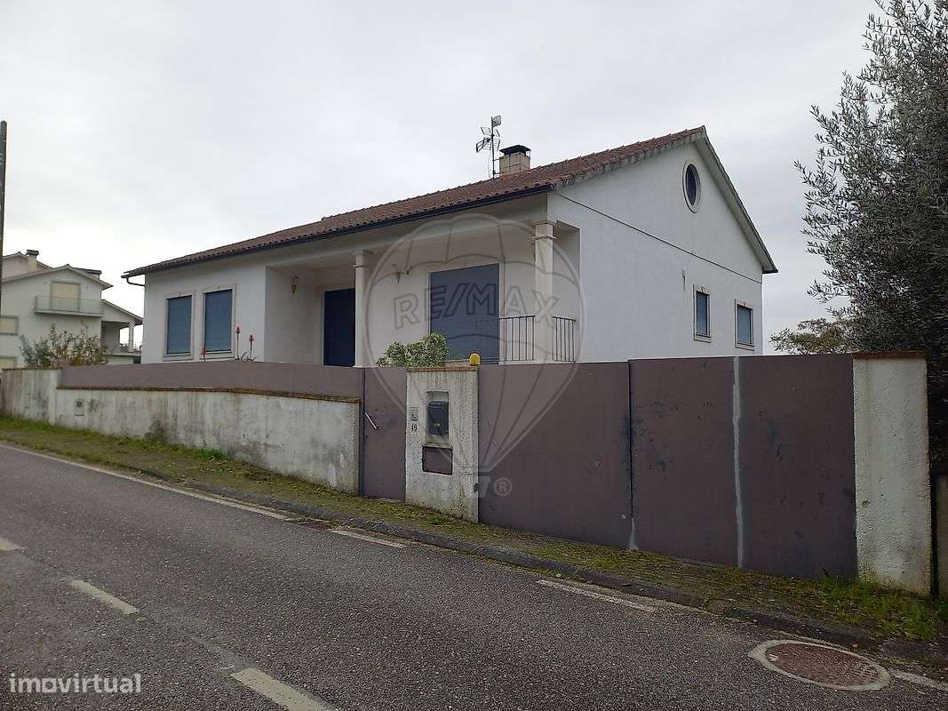 Moradia T4 para venda - Grande imagem: 1/50