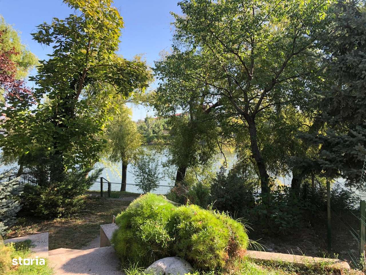 Vila 6 camere cu iesire la lacul Baneasa teren 317 mp - Imagine principală: 3/14