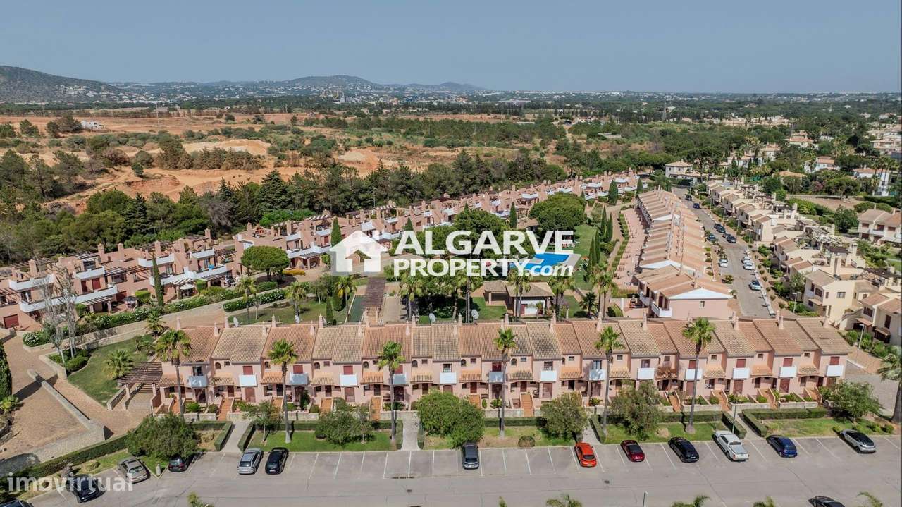 Moradia V4 junto ao Campo de Golfe da Vila Sol, Algarve-5