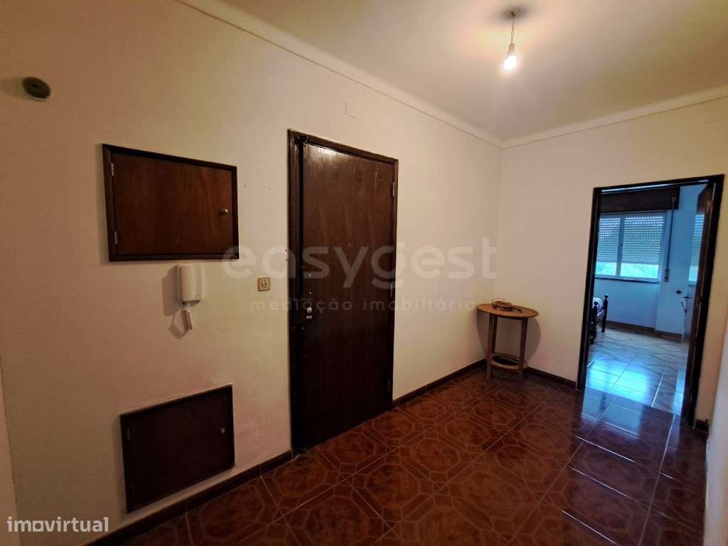Apartamento T4 com Elevador e Lugar Garagem em zona privilegiada da... - Grande imagem: 2/25