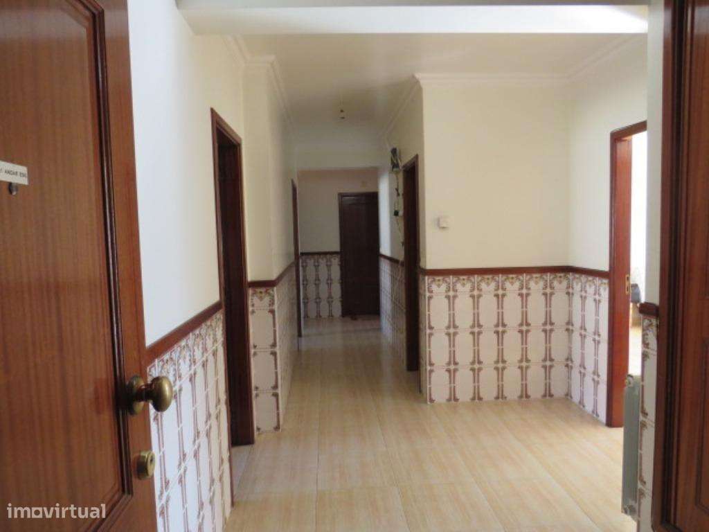 Apartamento T3 com Parqueamento e Arrecadação – Caxarias, Ourém - Grande imagem: 3/4