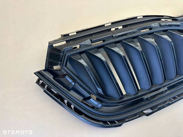 SKODA SCALA 19R- GRILL ATARAPA CHŁODNICY ZDERZAKA PRZÓD 657853653 - 2