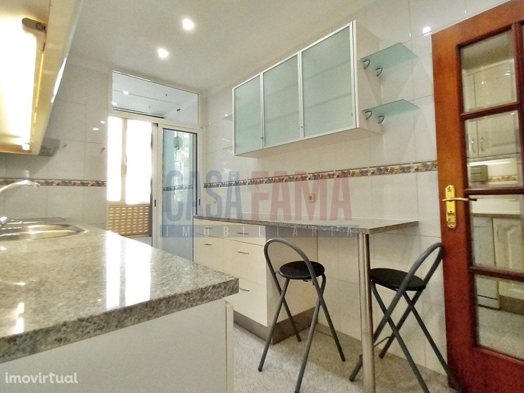 Apartamento T2 com lugar de garagem e...