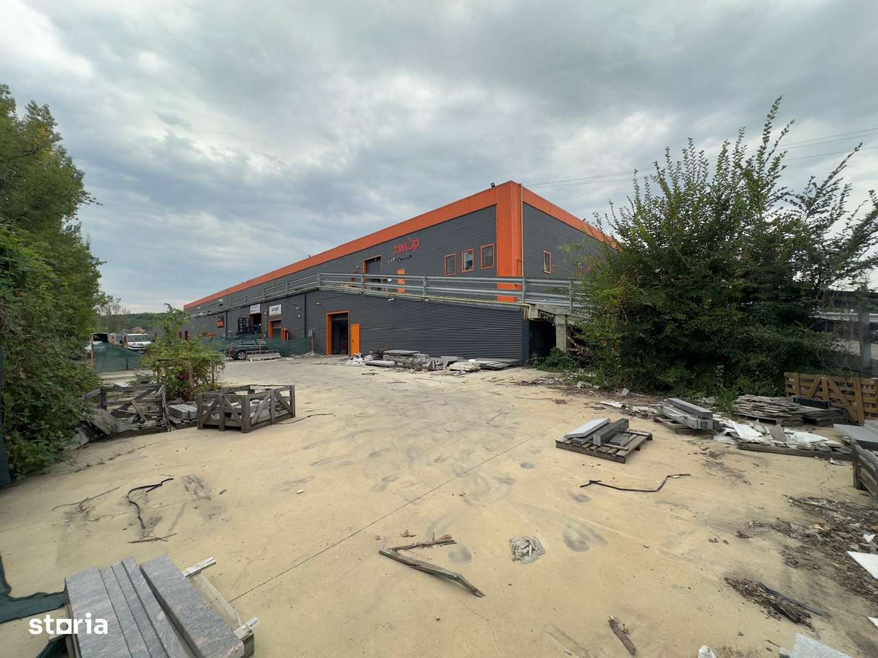 Hala/ showroom 745mp, 400mp+ platforma, zona Piatra Chis - Imagine principală: 5/11