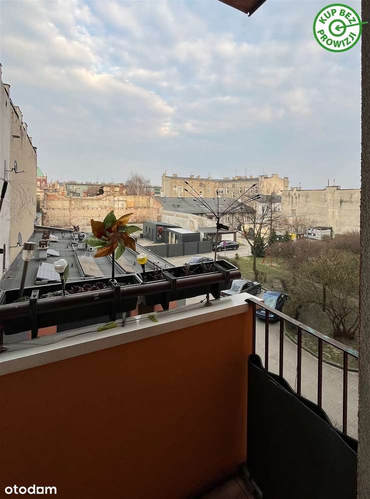 Okna i balkon na podwórko, ładny widok - 2 piętro – pohled 6