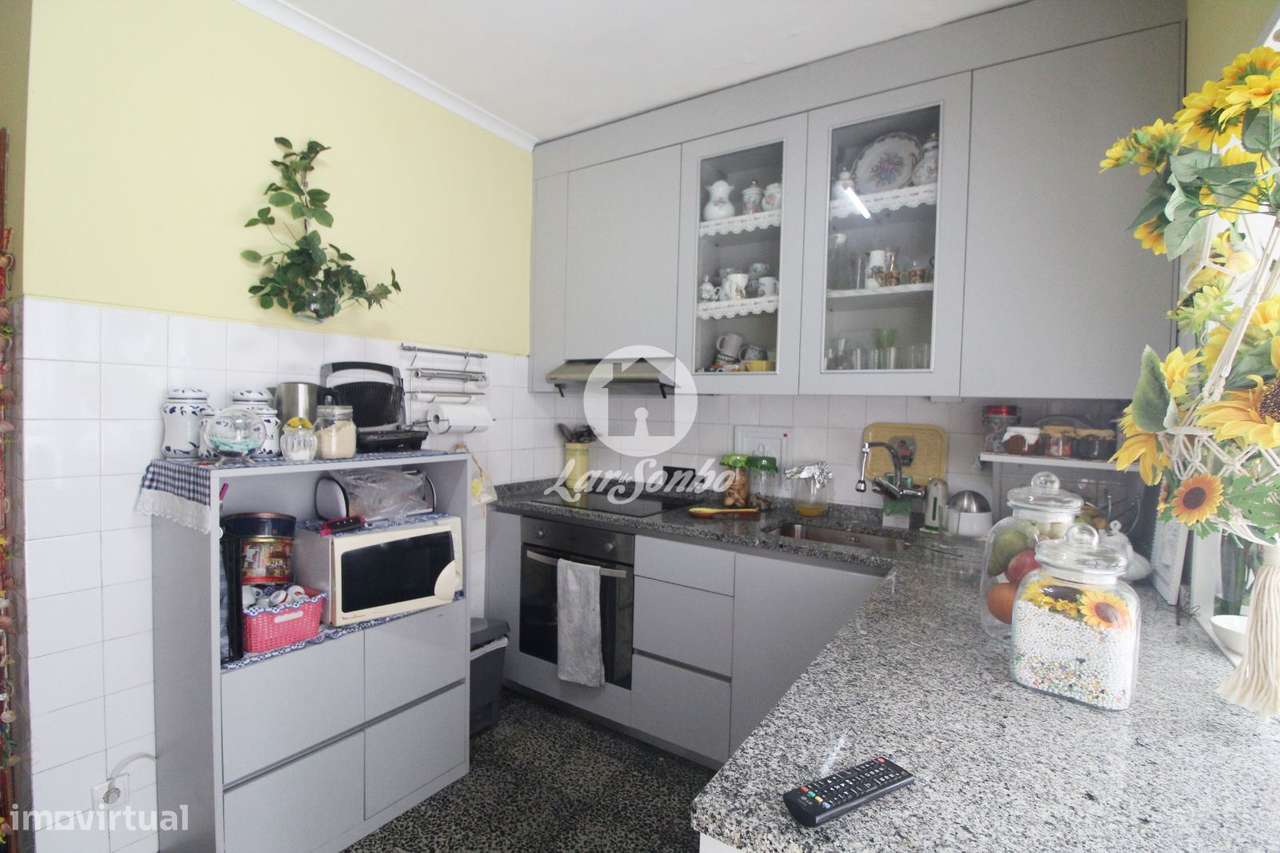 Apartamento T2 junto à Av da Conduta, Fânzeres, com Excelente Expos...-1