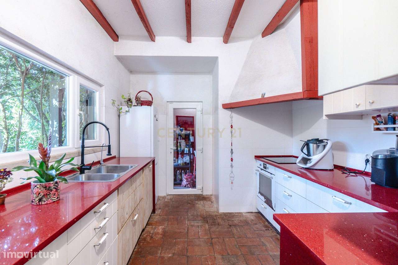 Vila de Prestígio T7+2 com 5.000 m² de Privacidade na Verdizela-10