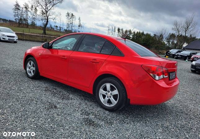 Chevrolet Cruze - 30