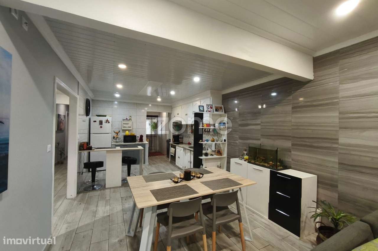 Moradia Térrea com Garagem e Espaço Exterior – Fajã de Baixo - Grande imagem: 4/21