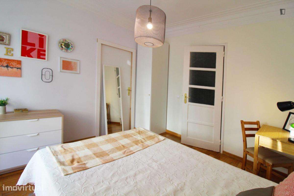 Quarto - localizado em Alameda Lisbon - Grande imagem: 2/8