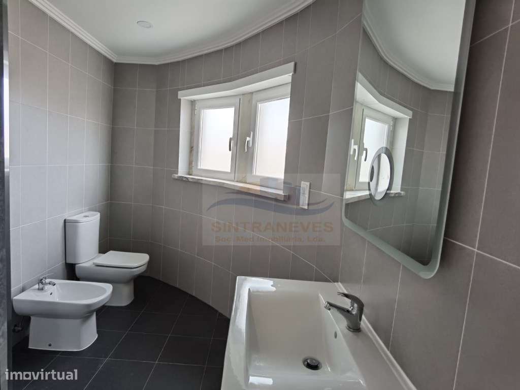 Moradia T3 na Ericeira com vista Mar-16