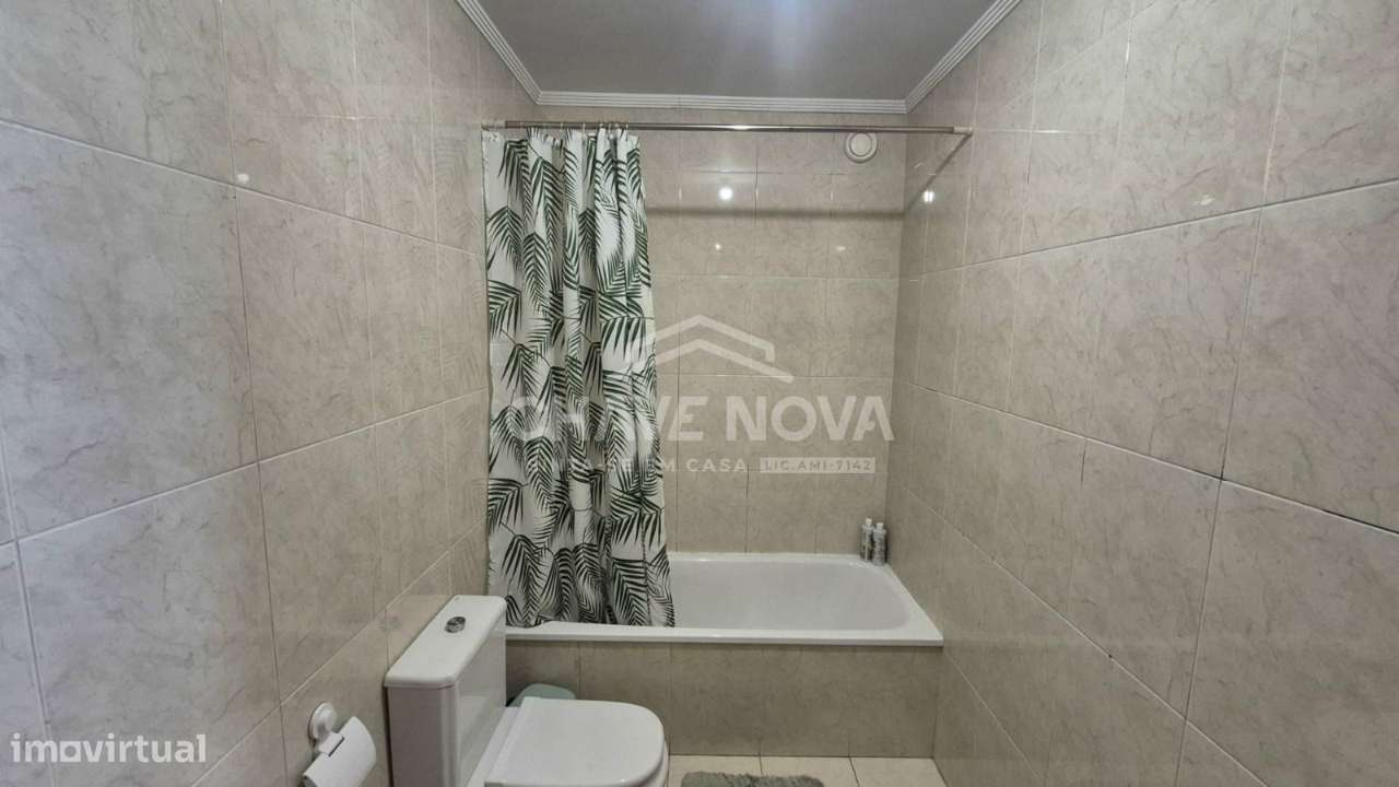 Apartamento T2 com Lugar de Garagem | 2Km Praia de Francelos-13