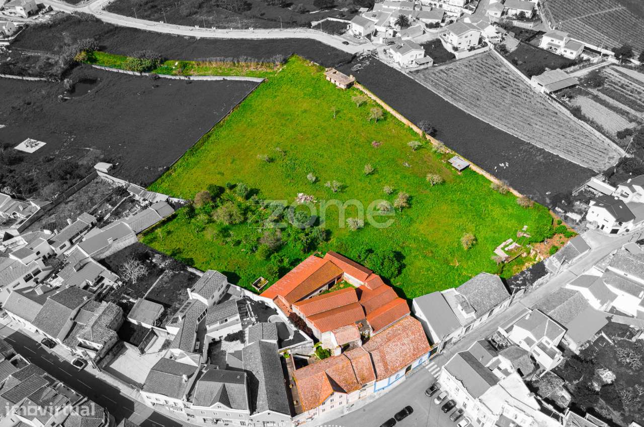 Casa Senhorial com terreno para construção de até 37 moradias - Grande imagem: 2/36