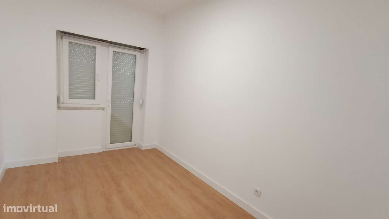 T3 c/ 3 frentes, localizado no Montijo, c/ 3 varandas - remodelado-18