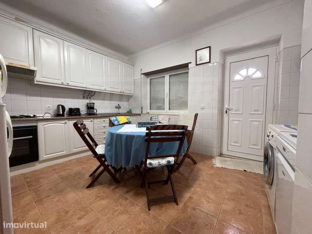Moradia T4+3 com garagem, terraço e logradouro nas Ermidas-Sado-6