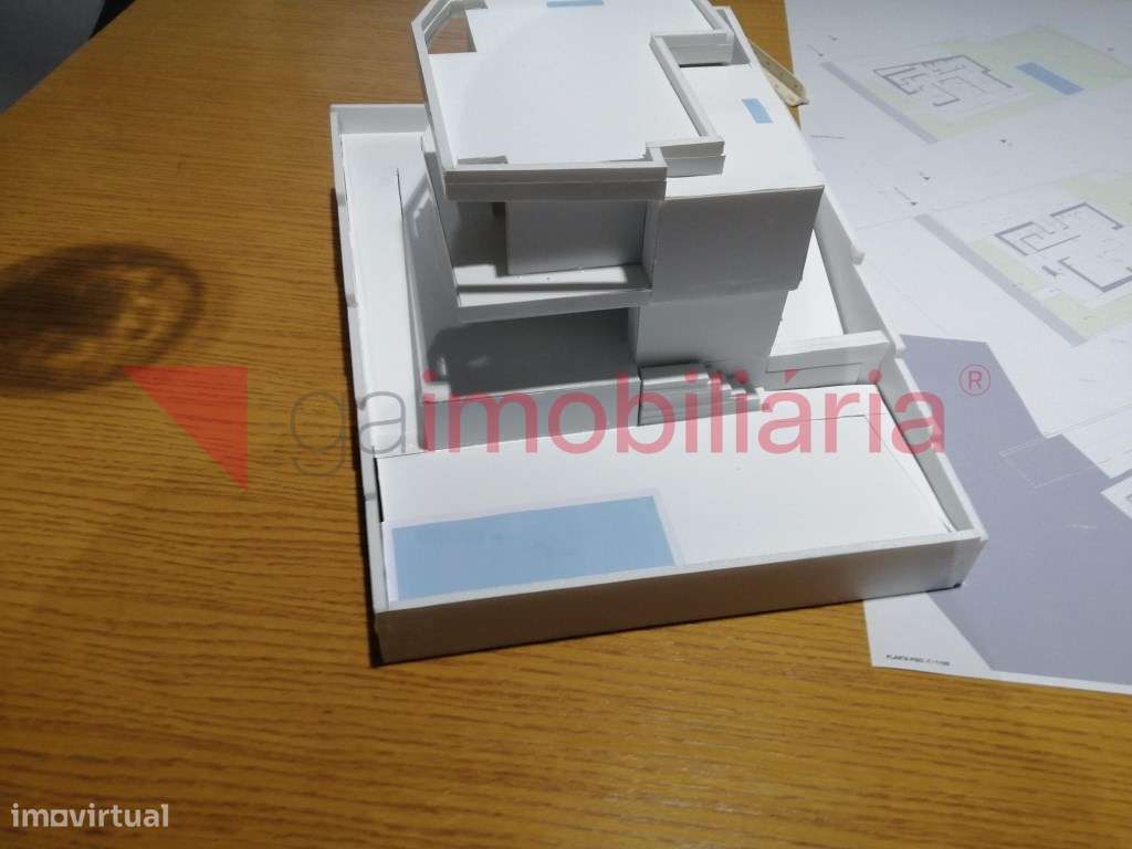 Terreno Urbano em Vialonga com Projeto Aprovado-10