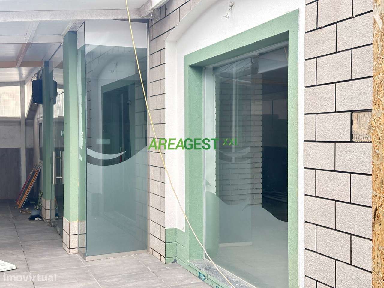 Prédio em propriedade total em Charneca de Caparica - Grande imagem: 3/25