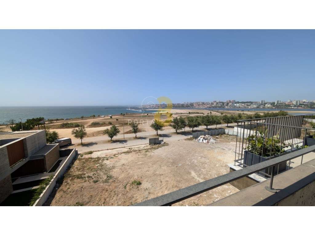 T3 c/varanda e vista mar em Vila Nova de Gaia-20