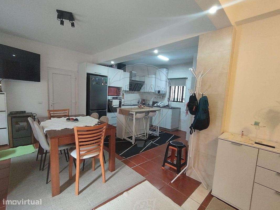 Moradia T2 Remodelada para Venda em Caixeira  Montemor-o-Velho-4
