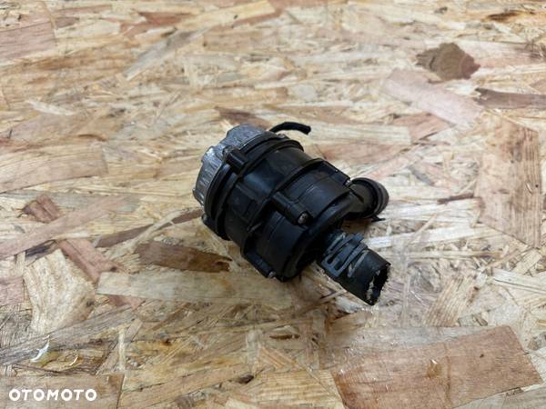 DODATKOWA POMPA WODY VW GOLF VII PASSAT B8 04L965567 - 6