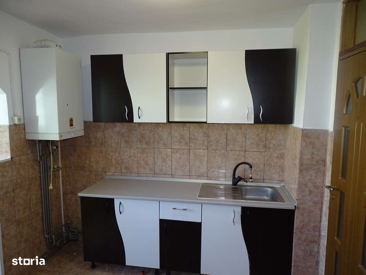 De vanzare ap 2 camere DECOMANDAT in Tractoru Langa Coresi-4