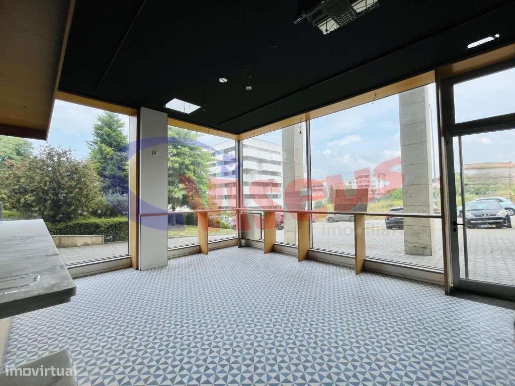 Loja de Rua Oliveira do Douro - Grande imagem: 5/41