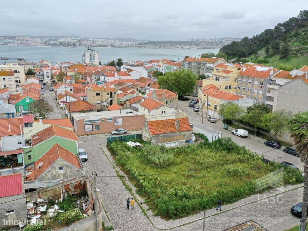 Terreno em excelente localização com projecto para 14 apartamentos - Grande imagem: 5/7