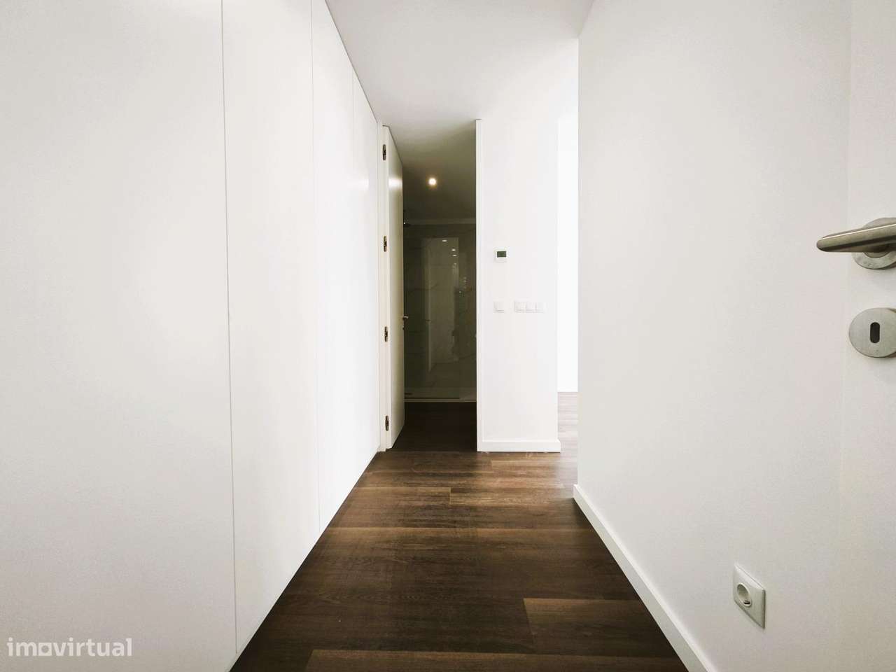 Apartamento T4 Novo (com Terraço e Centro Cidade)-27