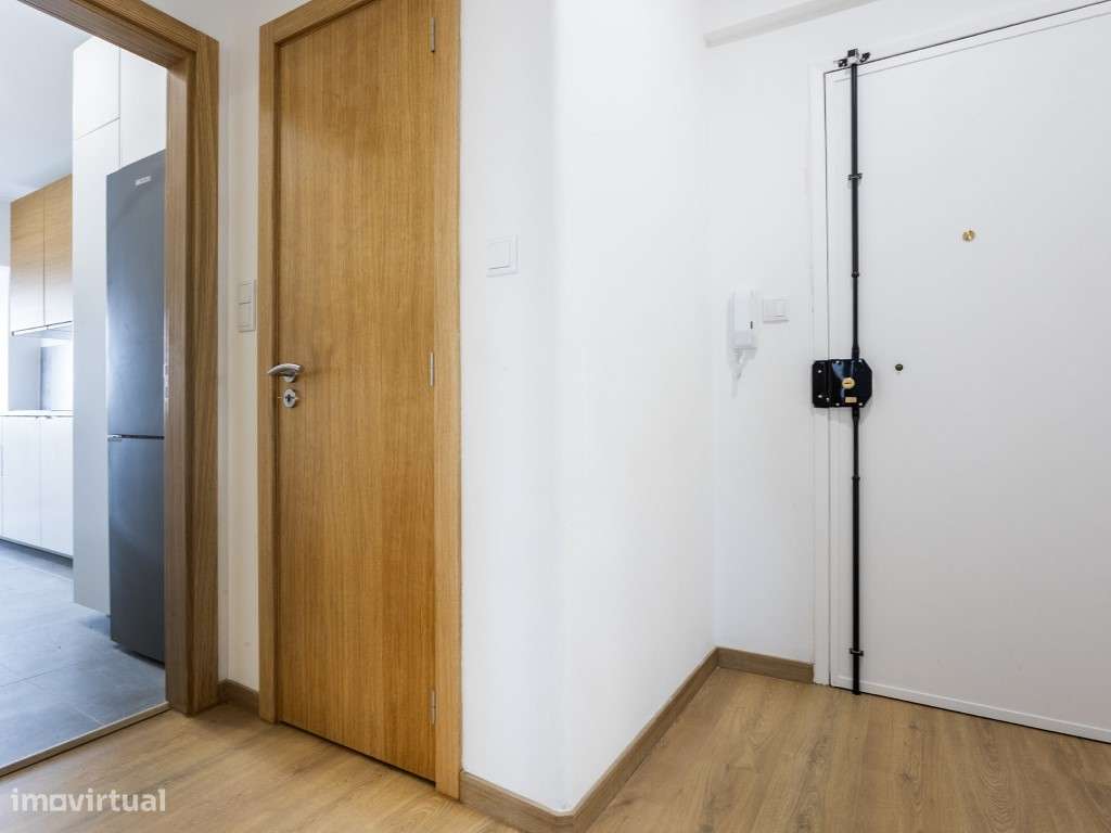 Apartamento T2 remodelado | Mina de Água (junto a Vila Chã) - Amadora - Grande imagem: 5/29