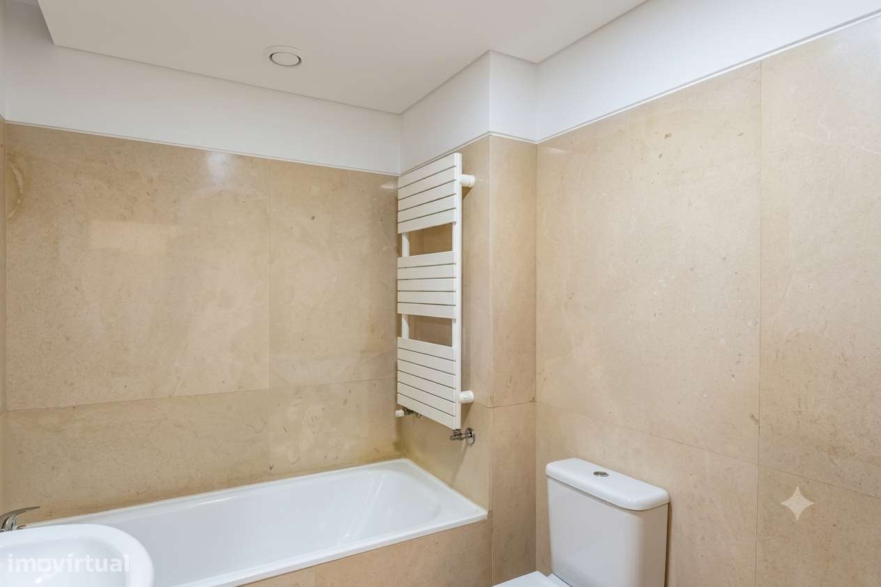 Apartamento T5 com 4 casas de banho e garagem-49