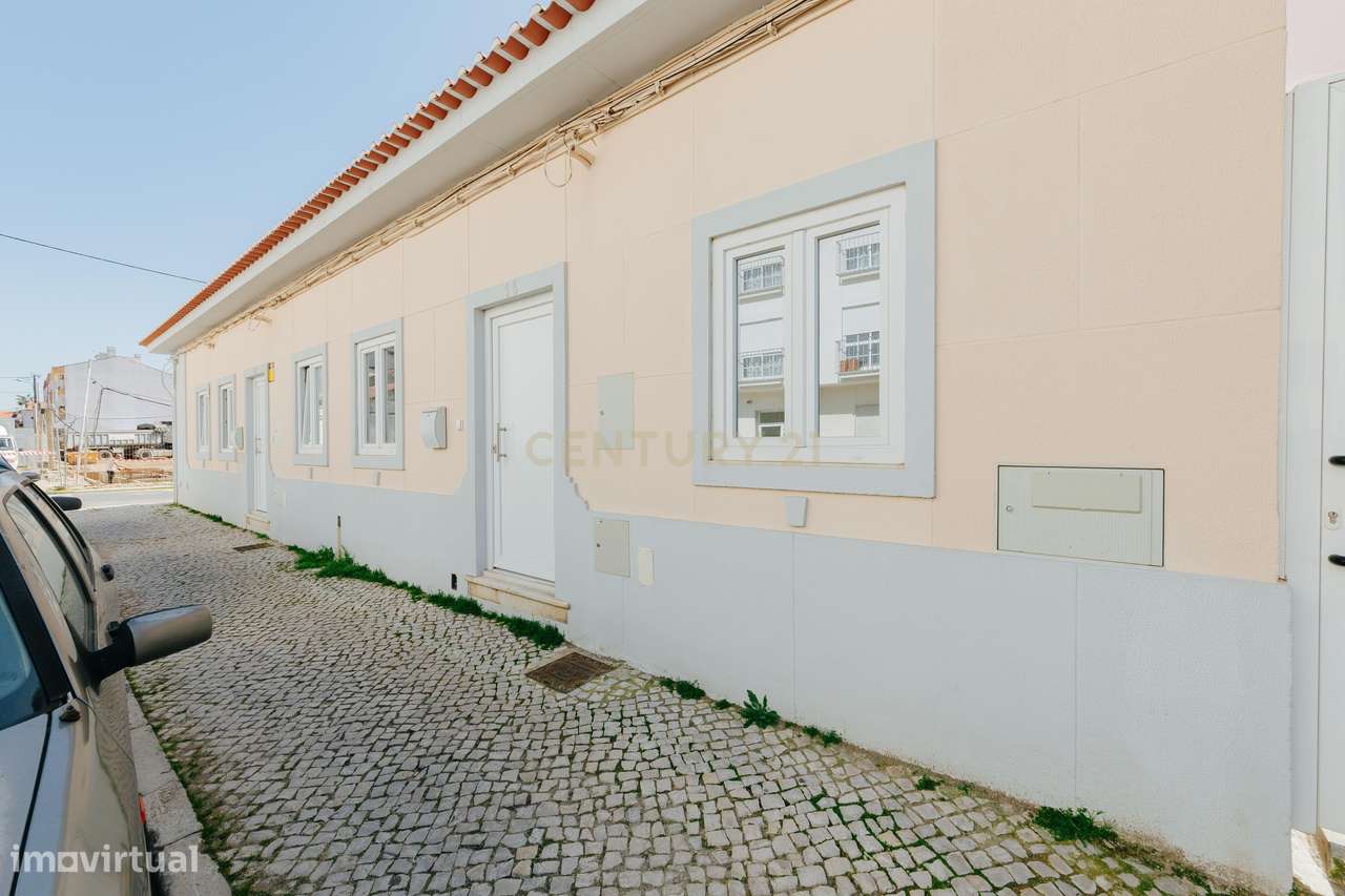 Moradia T1 Totalmente Renovada com Logradouro| Pinhal Novo-17