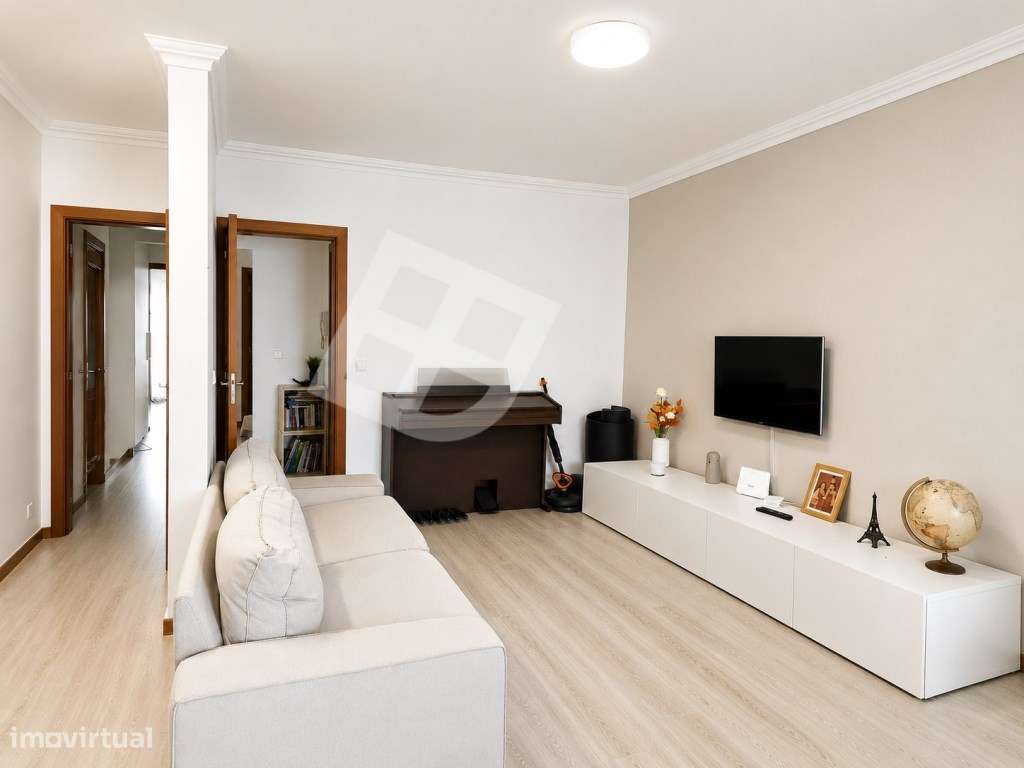 Apartamento T2 com espaços exteriores e garagem a poucos minutos da...-6