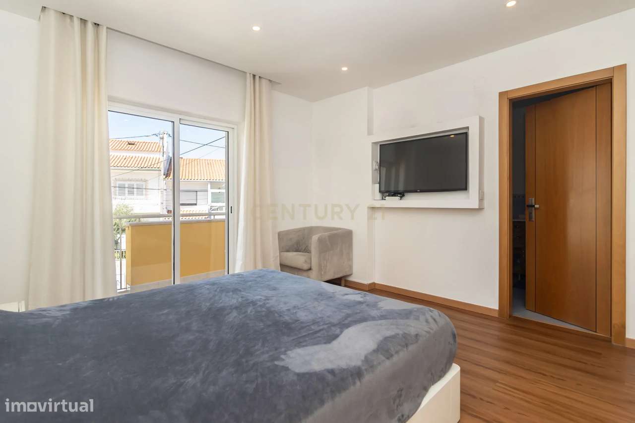 Moradia T3 com Piscina e Excelentes Áreas nos Foros de Amora-21