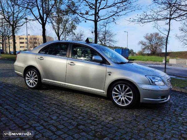 Toyota Avensis SD 2.2 D-CAT Sol+GPS - 17