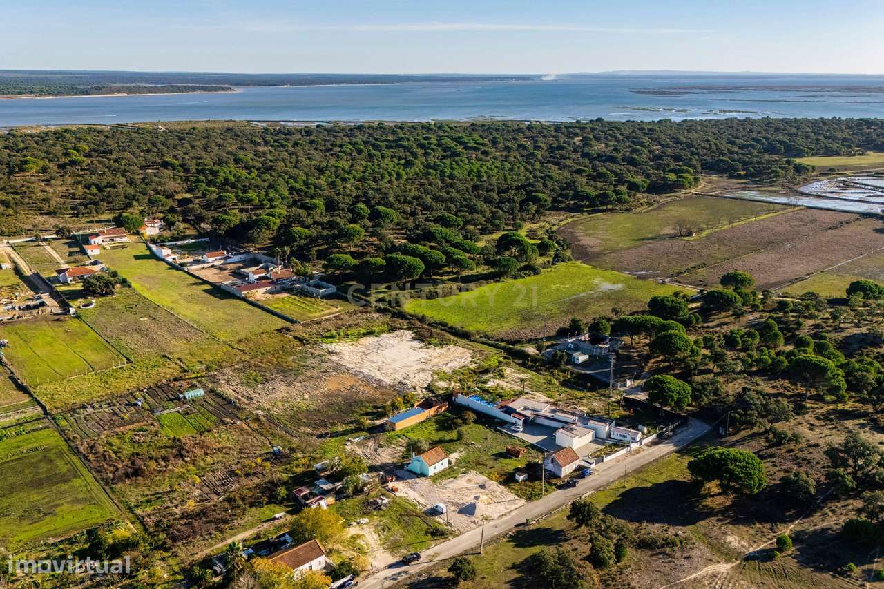 Oportunidade Rara em Setúbal. Moradia isolada com quase 7.000m2 e Proj-6