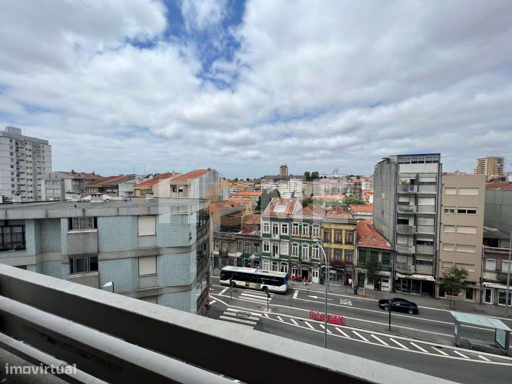 Apartamento T3+1, com varanda à Av. Fernão de Magalhães- Bonfim- Porto-42