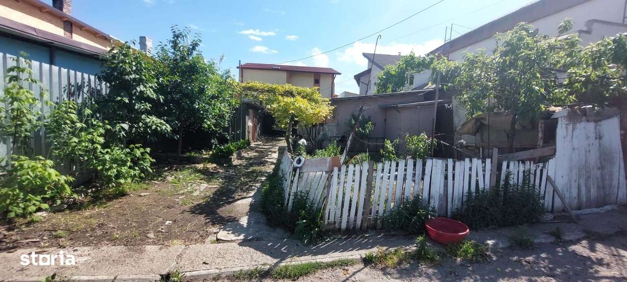 Teren de vanzare 300mp toate utilitatile - Imagine principală: 3/8