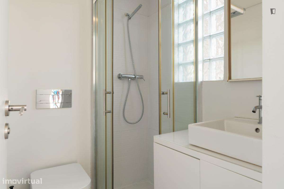 Quarto - localizado em Paranhos Porto - Grande imagem: 2/40