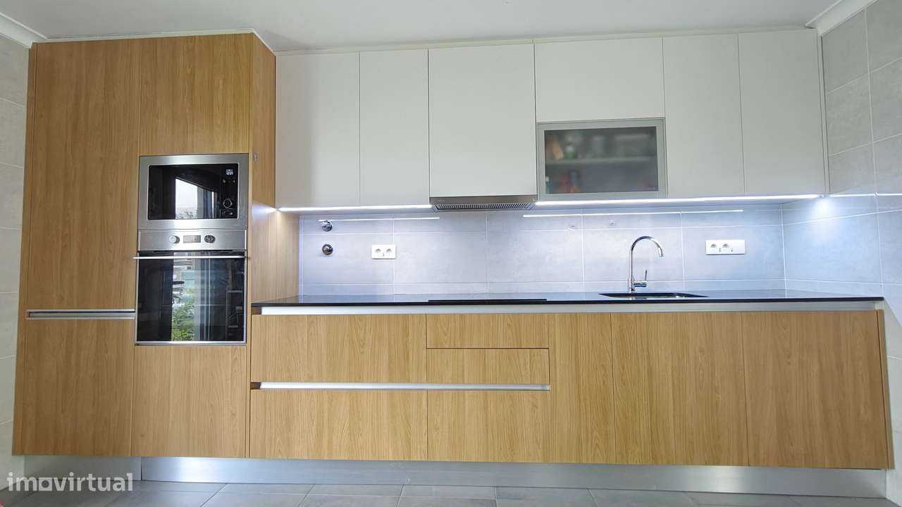 Moradia T3+1 - 5 min a pé de escolas e serviços - Grande imagem: 3/33