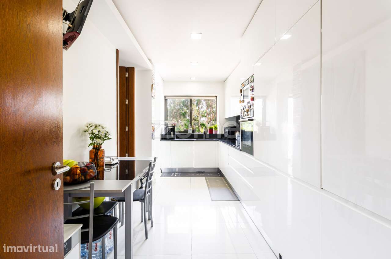 Apartamento T3 com amplas áreas junto ao Maia Jardim - Grande imagem: 4/24