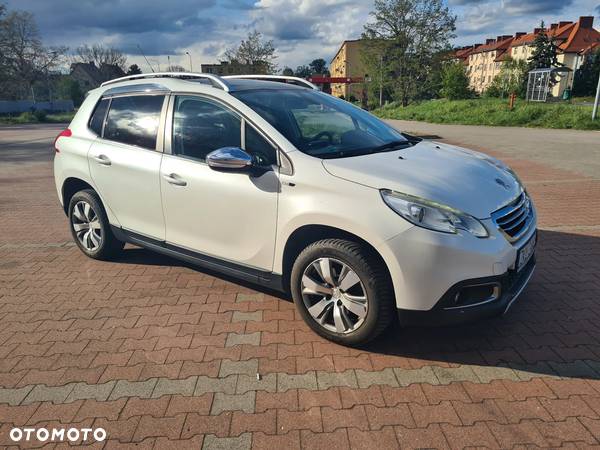 Peugeot 2008 1.2 Pure Tech Style S&S - 6