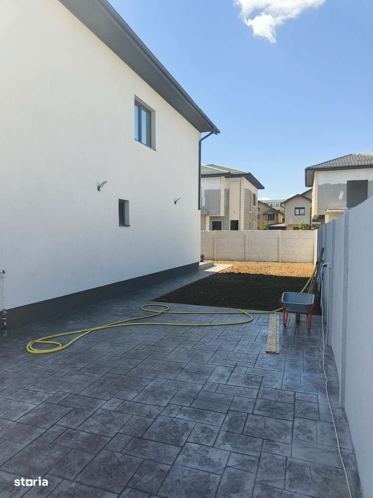 Vilă în Duplex 5 camere - Imagine principală: 2/19