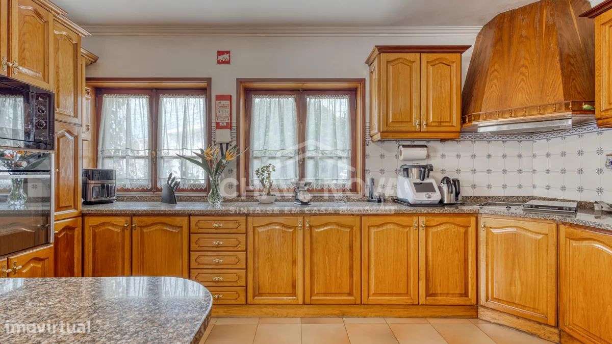 Moradia isolada T4, jardim, piscina,aréa de lazer e anexo habitacional - Grande imagem: 5/32