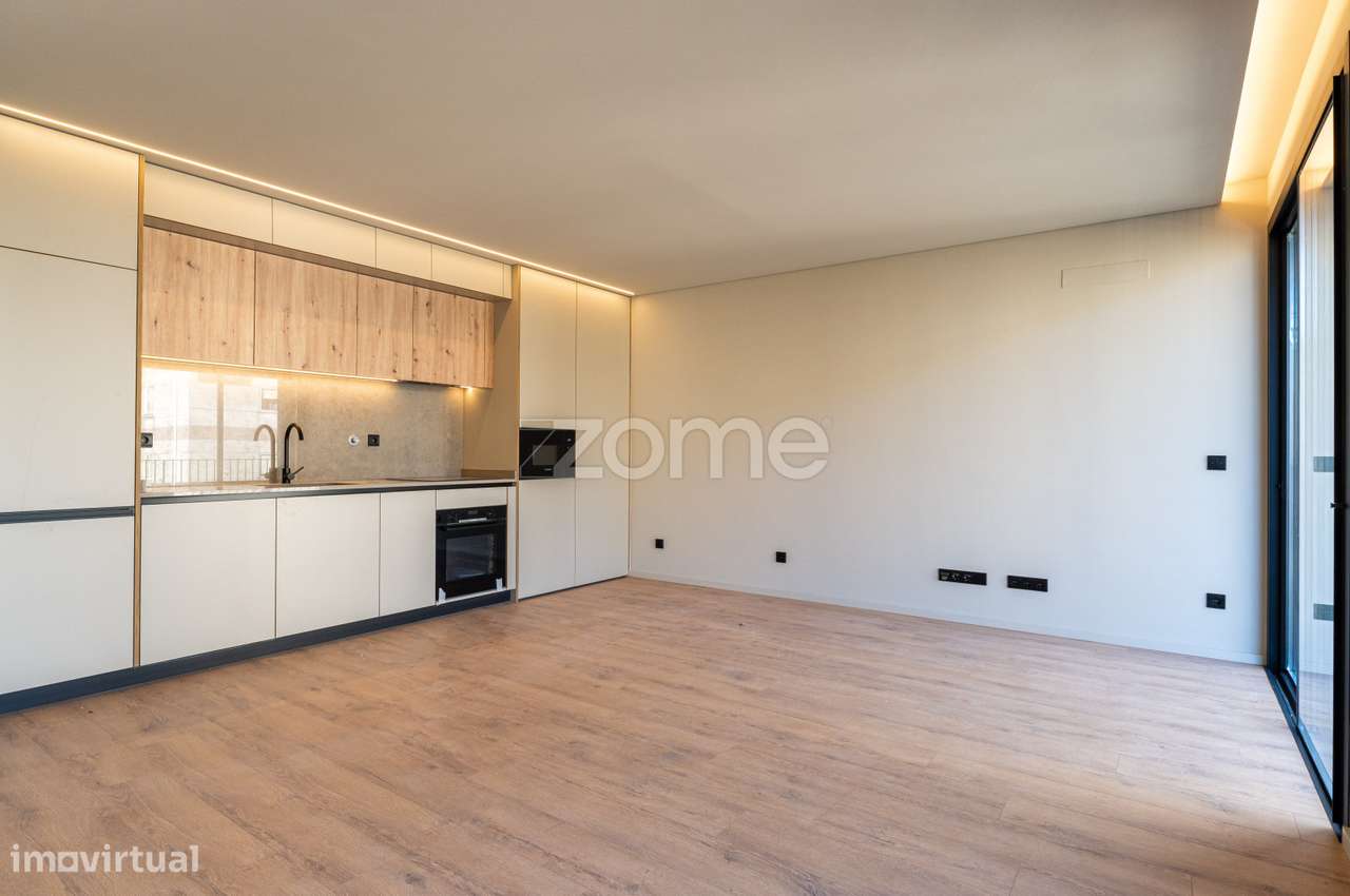 Apartamento T1 junto ao Hospital Santos Silva - Grande imagem: 4/17